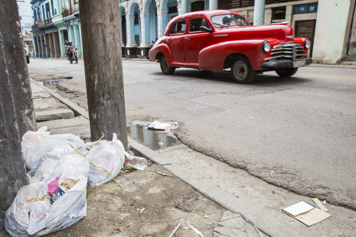 R4WO_CUBA_STREET_TRASH_AUGUST_1_PHOTO_PETER_CHARAF_M05A1173_WEB