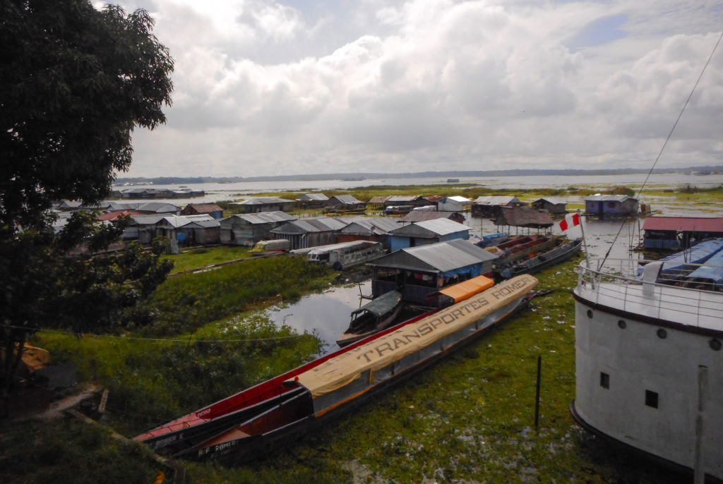 iquitos race for water act solution pollution plastique